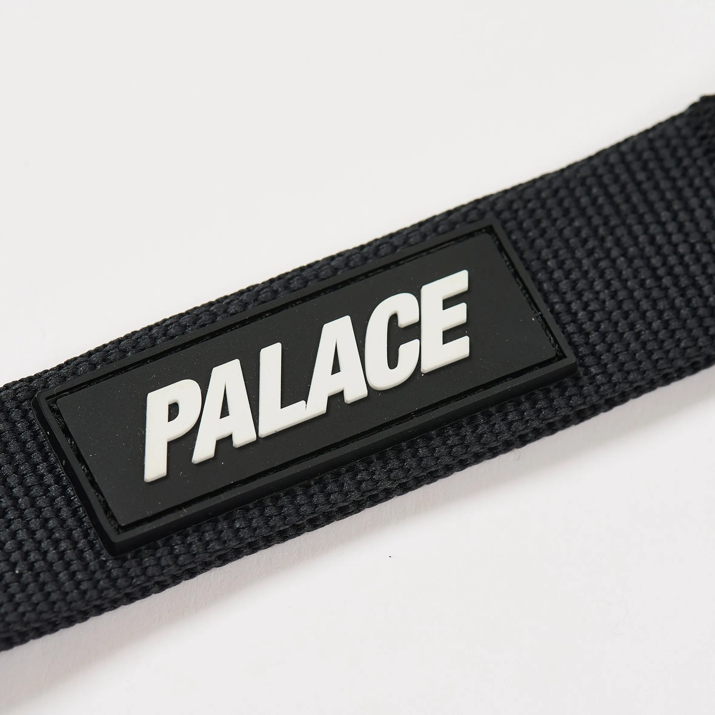 TRIANGLE WEBBING KEYRING BLACK